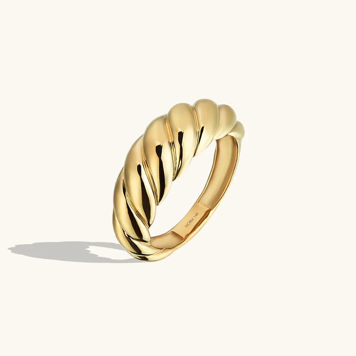 Croissant Elegant Ring