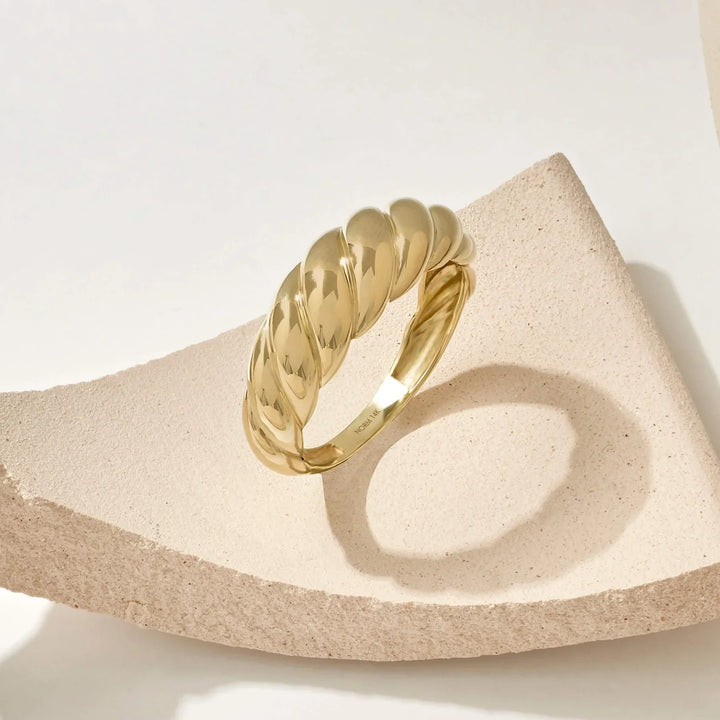 Croissant Elegant Ring