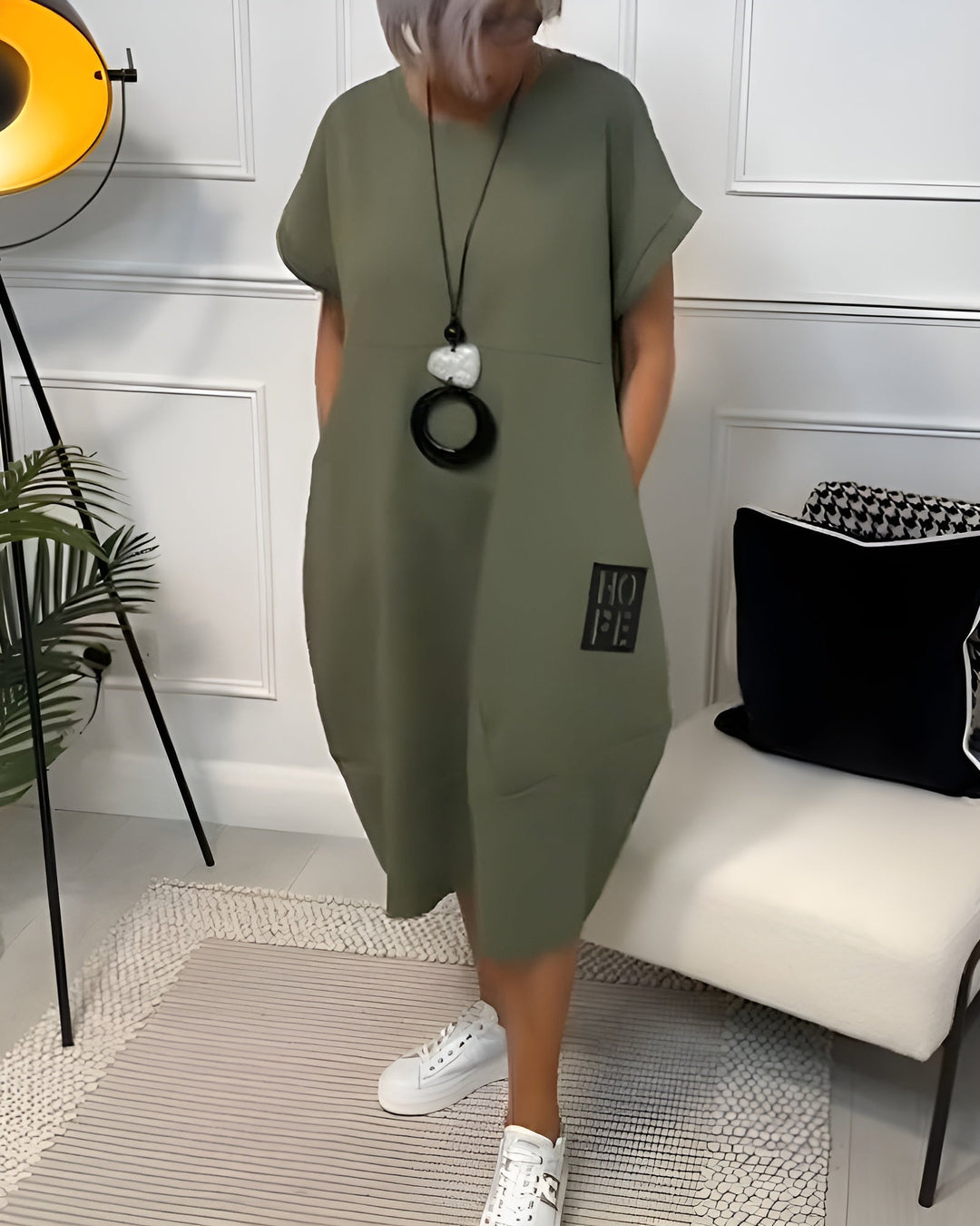 Iris™ - Chic Short-Sleeved Dress