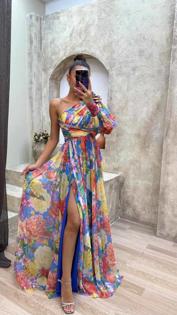 McKenna | Elegant Flowing Gown