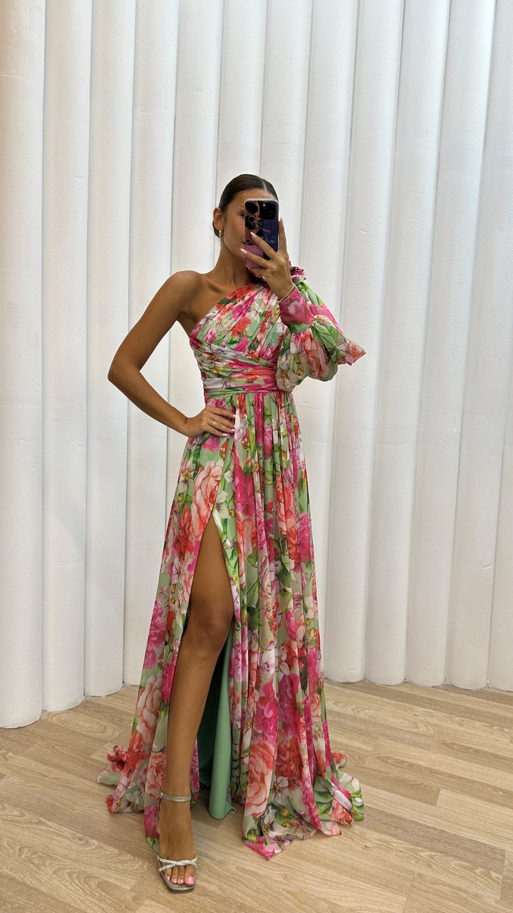 McKenna | Elegant Flowing Gown