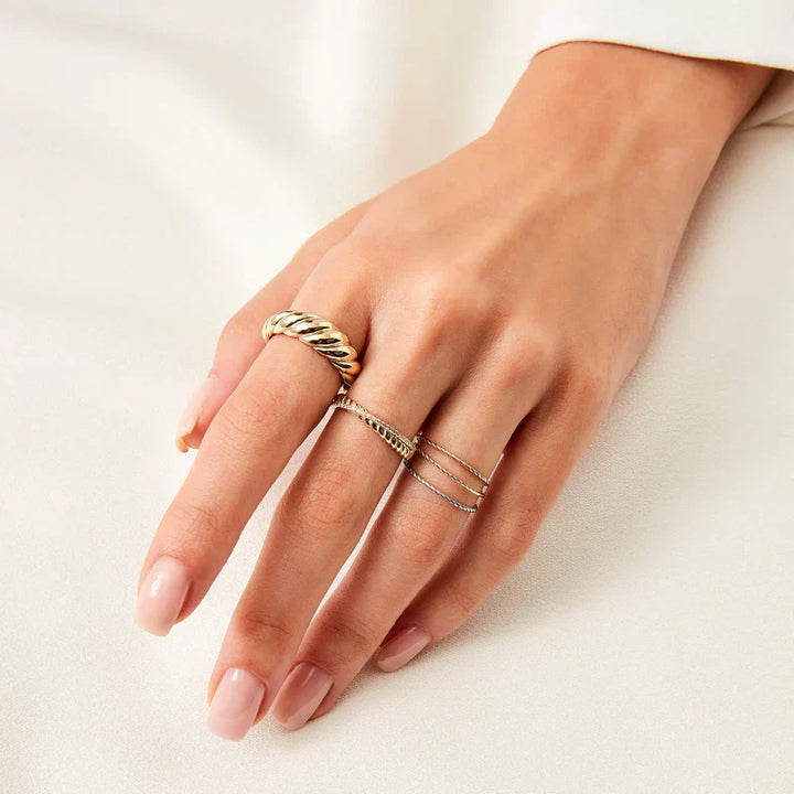 Croissant Elegant Ring