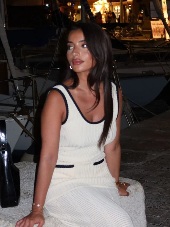 Caelia™ Chic Pleated Sleeveless Maxi Dress