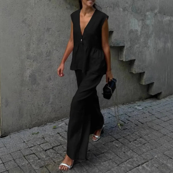 Laura™ | Graceful Flowing Ensemble