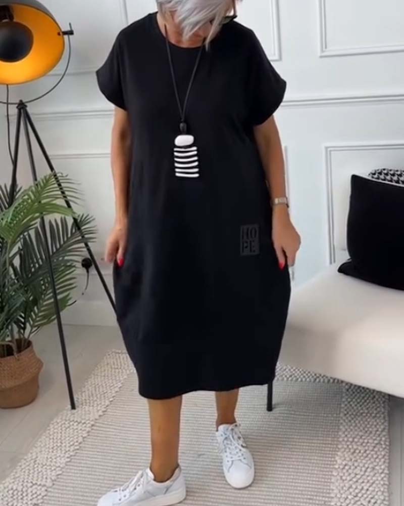 Iris™ - Chic Short-Sleeved Dress