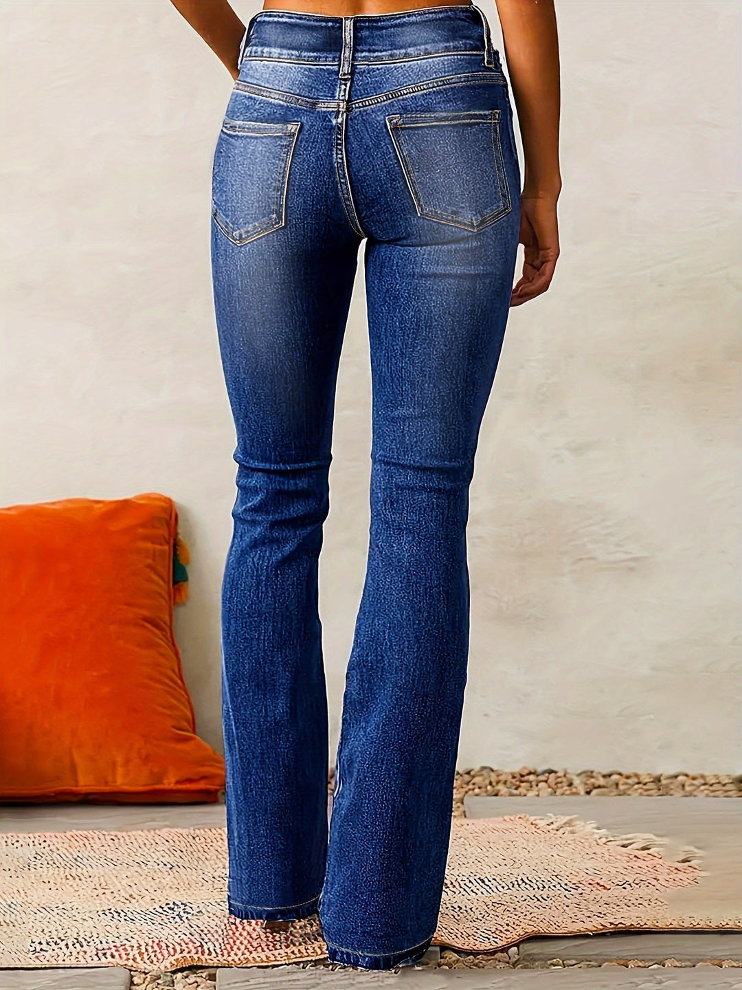 Aya – High-Waisted Flared Jeans