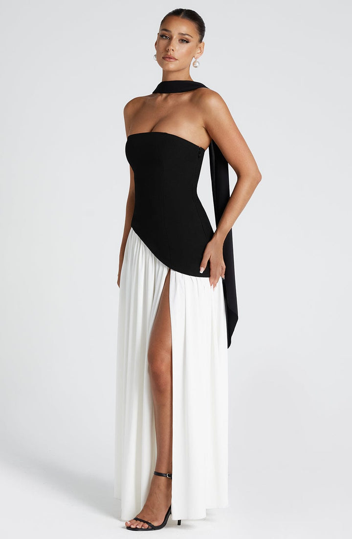 Tessa – Bold Maxi Dress
